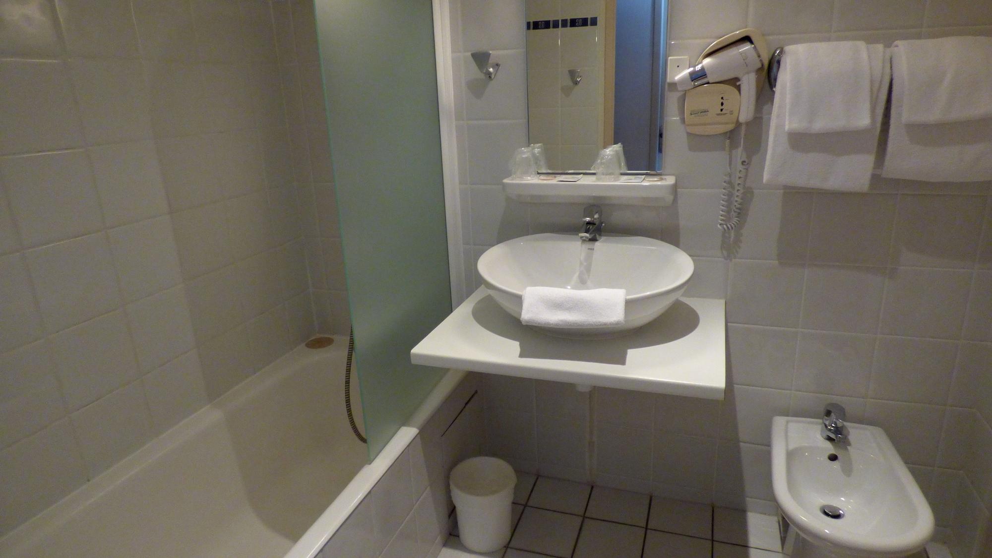 Cit'hotel De La Vallée 3*